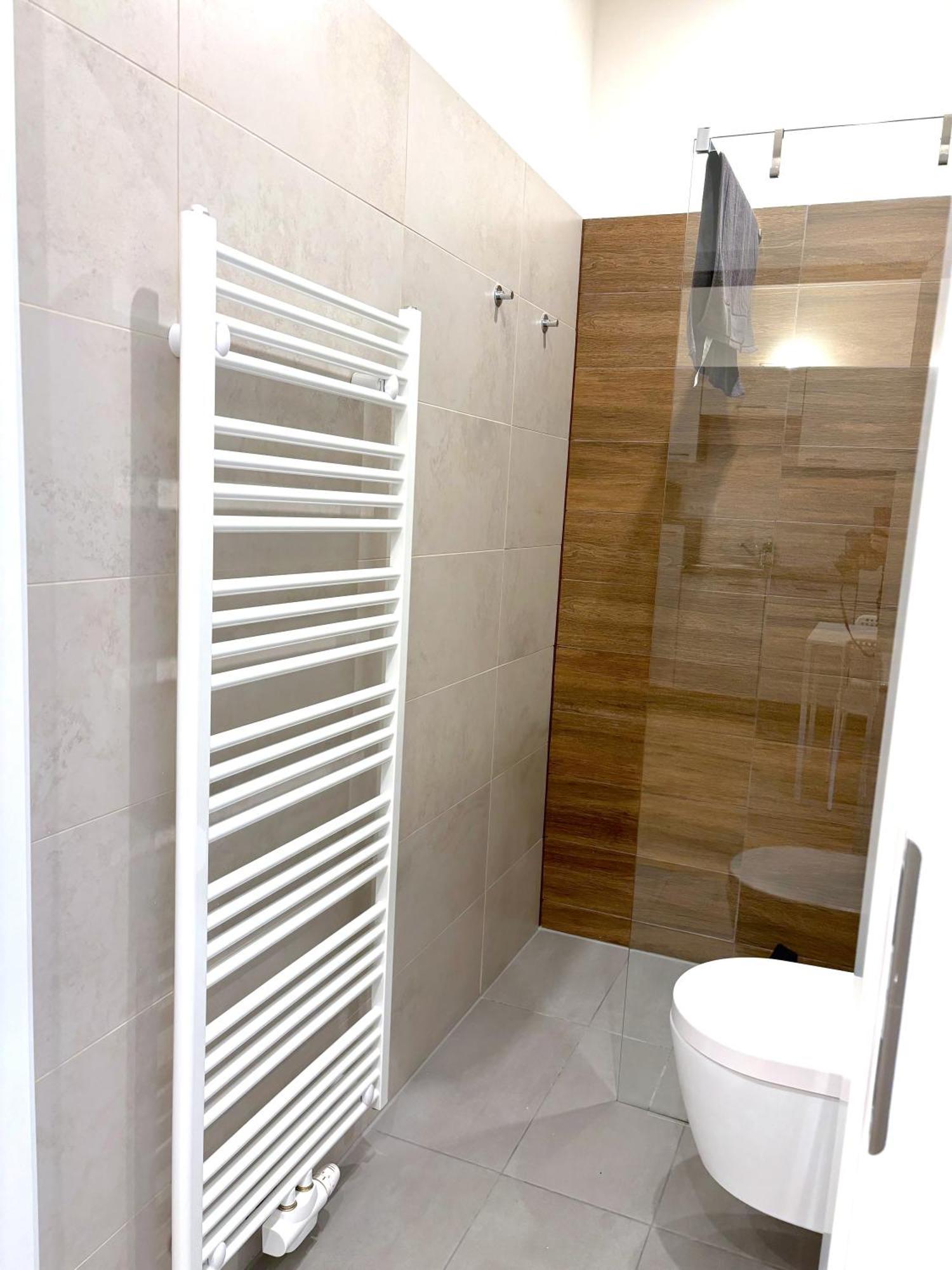 Traumhafte Wohnung Fuer 2, Walk In Dusche, Extra Kueche, Nespresso, Zentral 维也纳 外观 照片