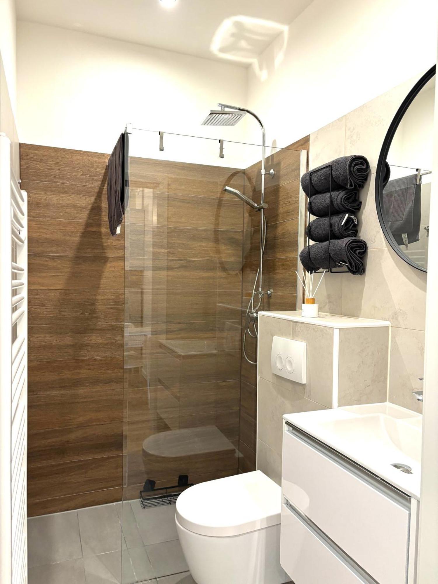 Traumhafte Wohnung Fuer 2, Walk In Dusche, Extra Kueche, Nespresso, Zentral 维也纳 外观 照片