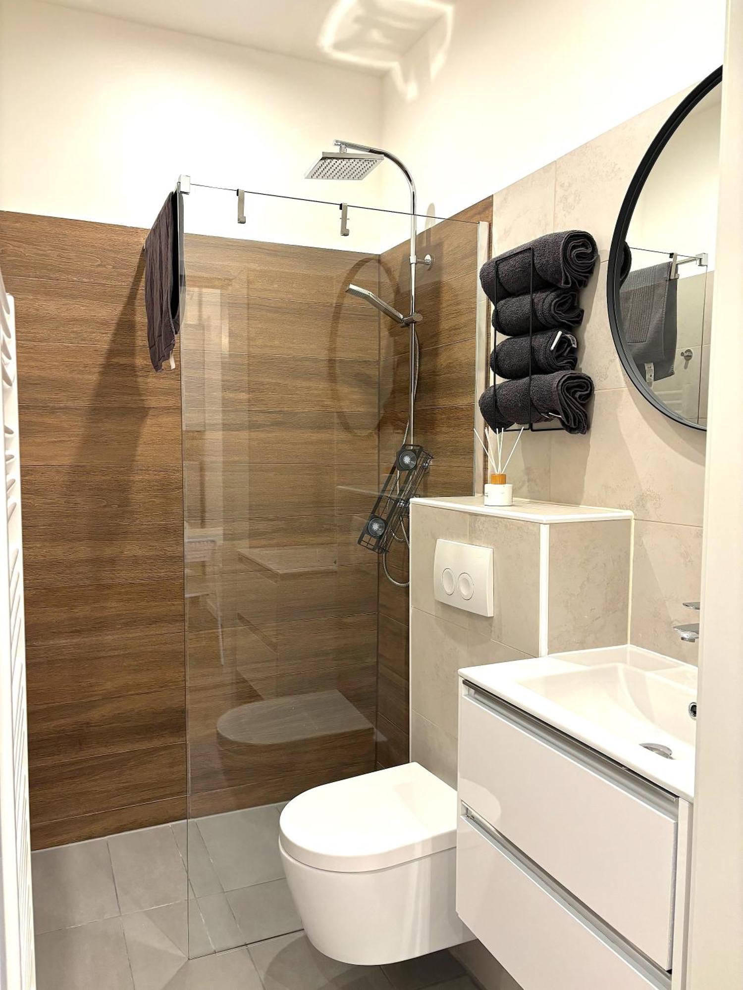 Traumhafte Wohnung Fuer 2, Walk In Dusche, Extra Kueche, Nespresso, Zentral 维也纳 外观 照片