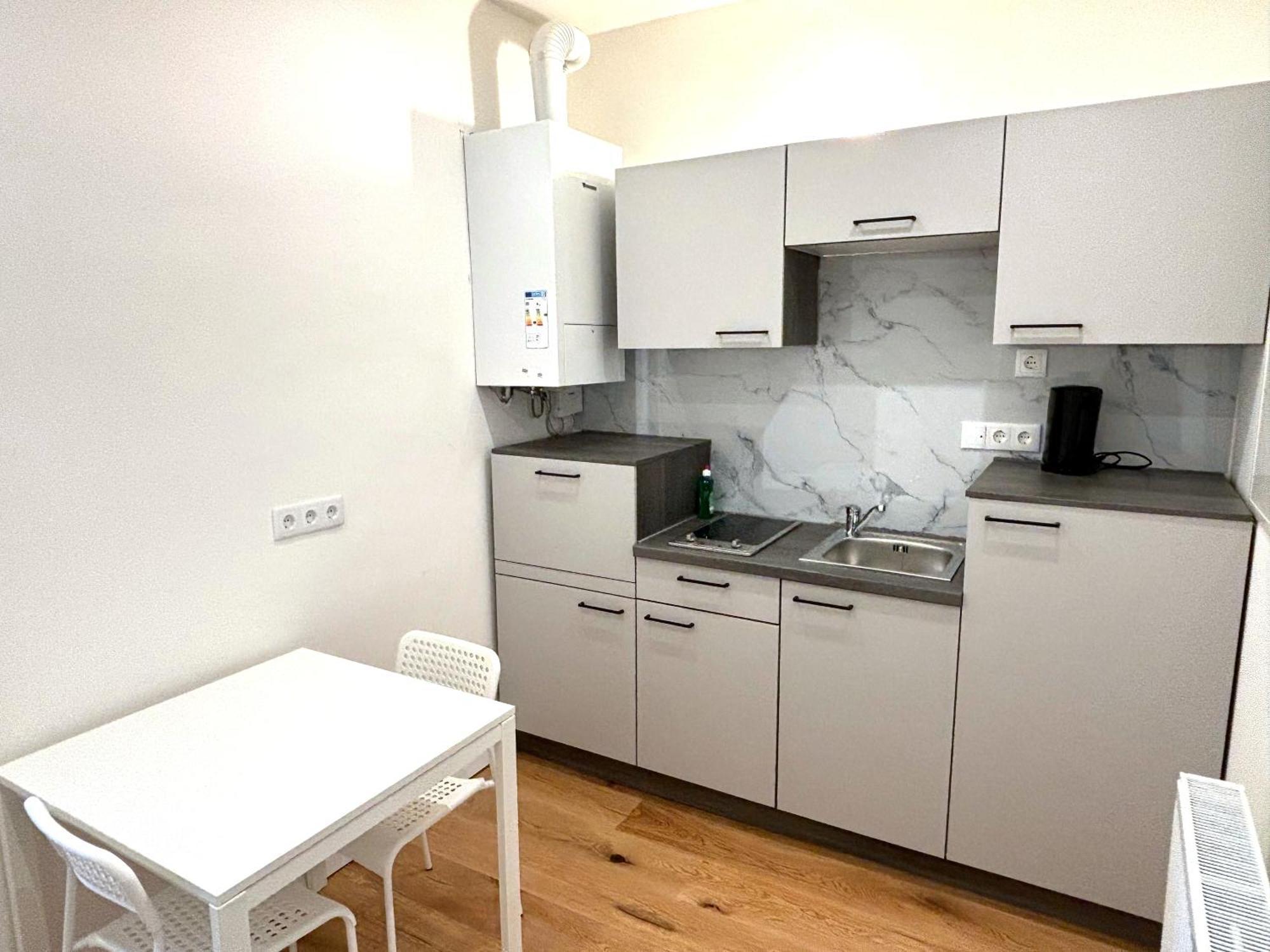 Traumhafte Wohnung Fuer 2, Walk In Dusche, Extra Kueche, Nespresso, Zentral 维也纳 外观 照片